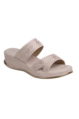 DOUBLE PERFORATED BANDS LOW FOOTBED WEDGE