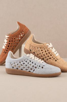 CROCHET DETAILED LACE UP LOW TOP SNEAKER