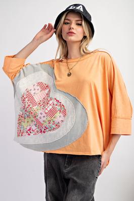 PLUS SIZE-HEART PATCH MINERAL WASHED KNIT TOP
