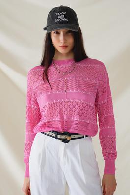 CROCHET LONG SLEEVE SWEATER W/ ROUND NECK IN PINK