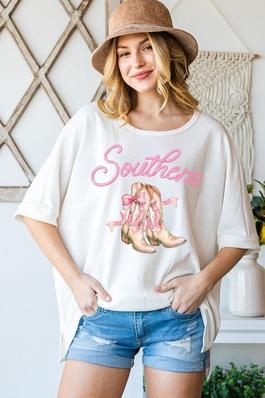 SUMMER COQUETTE SOUTHERN BOOTS GRAPHIC TEE IN PLUS