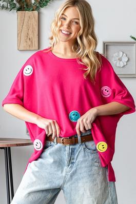 FRENCH TERRY TOP WITH SMILEY FACE PATCH IN PLUS