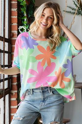 SUMMER ALL OVER FLORAL PRINT TOP IN PLUS SIZE