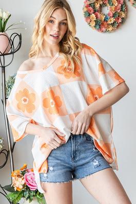 SPRING CHECKERED FLORAL V-NECK TOP IN PLUS SIZE