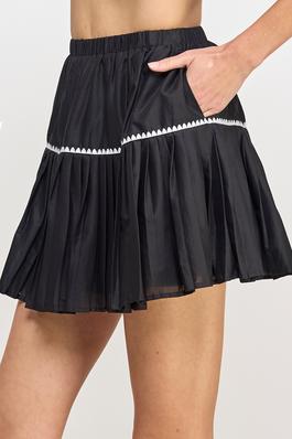 Contrast Embroidered Pleated Mini Skirt