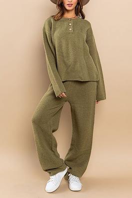 SWEATER TOP AND PANTS LOUNGE SET