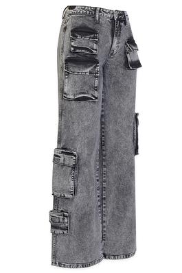 RELAXED FIT CARGO DENIM JEANS WITH POCKETS