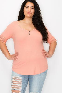 PLUS SIZE LACED ON SHORT SLEEVE SOLID TOP