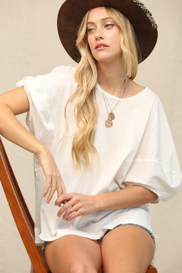 RELAXED,SLIGHTLY OVERSIZED FIT TOP.