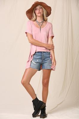 LOOSE FIT CASUAL TOP.