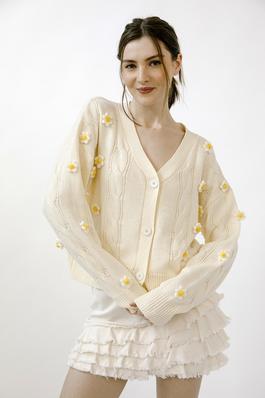3D DAISY CABLE KNIT PATTERN  CARDIGAN 