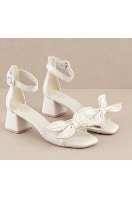 THE VIGO LOW HEEL WITH A SWEET BOW