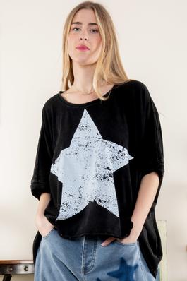 EXTENDED SHOULDER CREW NECK TOP W/ STAR PRINT