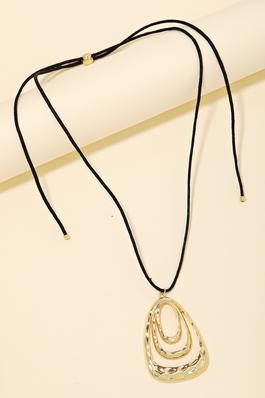 Textured Metallic Pendant Strand Necklace
