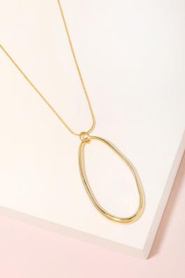 Oval Cutout Pendant Necklace