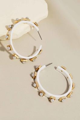 Pearl Studded Resin Hoop Earrings
