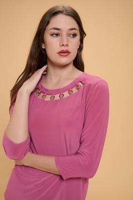 GROMMENT NECK DETAIL FASHION TEE TOP