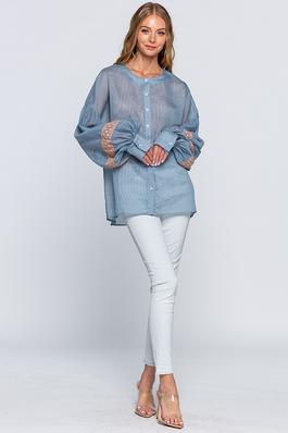 BISHOP SLEEVES OVERFITTING BLOUSE WITH LACE DETAIL
