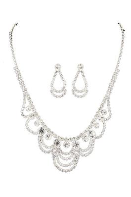 NECKLACE AND EARRING SET 