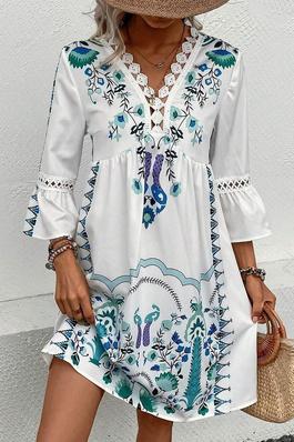 LUNE FLORAL PRINT GUIPURE LACE INSERT FLARE SLEEVE DRESS