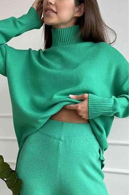 TURTLENECK KNITTED SWEATER AND FLARE PANTS SET