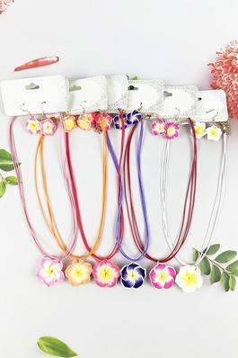 TWO TONE COLOR FLOWER CHRAM NECKLACE WITH EARINGS