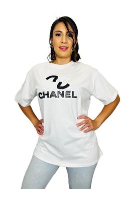Glimmering Round Neck T-Shirt with Graphic