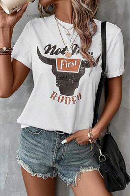 EMERY ROSE CATTLE LETTER GRAPHIC TEE