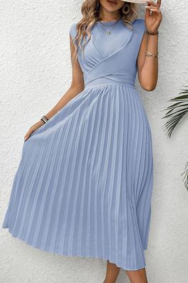 Solid Color Sleeveless Pleated Dress