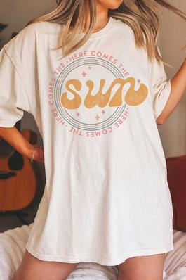HERE COMES THE SUN Oversized Graphic Tee