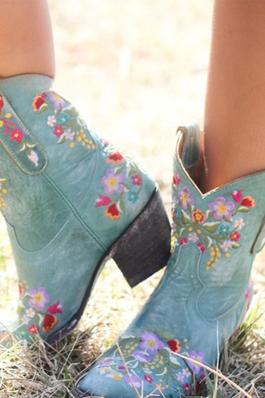 Embroidered Floral Chunky Heel Boots