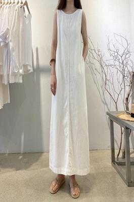 Sleeveless Denim Dress With Minimalist Style