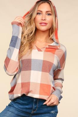 MULTI COLOR PLAID PULLOVER TOP WITH HOODIE