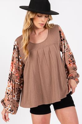SOLID TOP WITH FLORAL CONTRAST PRINT TOP