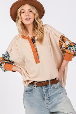 COLOR BLOCK ABSTRACT CONTRAST LONG SLEEVES TOP