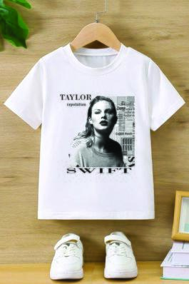 TAYLOR graphic tee