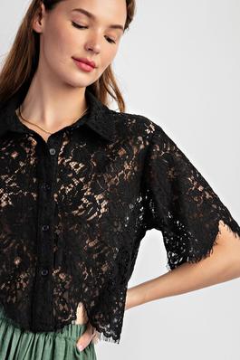 SCALLOP LACE CROP SHIRT WITH SHORT SLEEVE