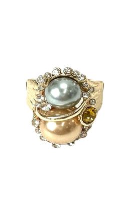 PEARL WITH RHINSTONE RING
