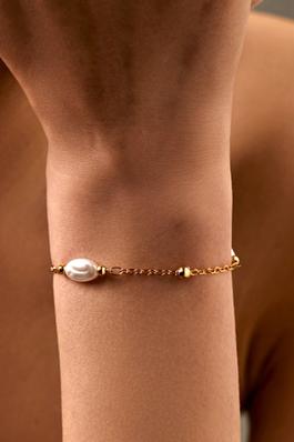18K GOLD DIPPED CHAIN BRACELET WITH PEARL CHARMS