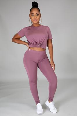 SLINKY JERSEY ROUND NECK TEE AND LEGGINGS SET. 