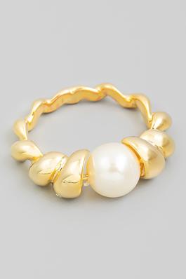 Twisted Pearl Fashion Ring