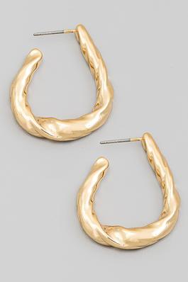 Metallic Twist Oval Hoop Earrings