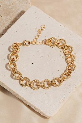 Circle Twist Link Chain Bracelet