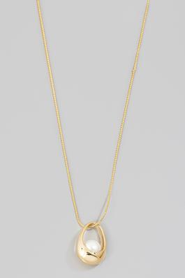 Metallic Basket Pearl Pendant Necklace